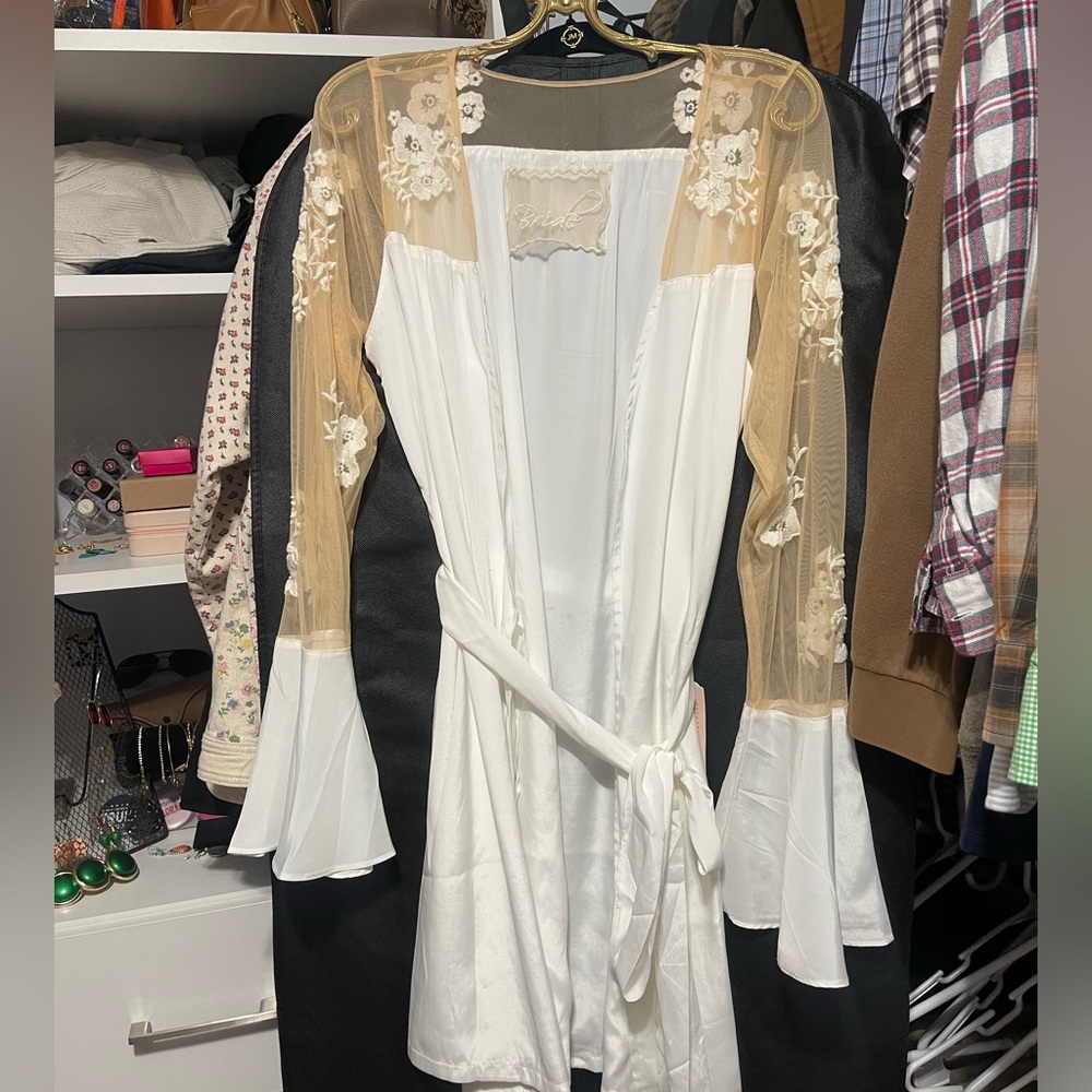 Bride Robe - Picture 2 of 10